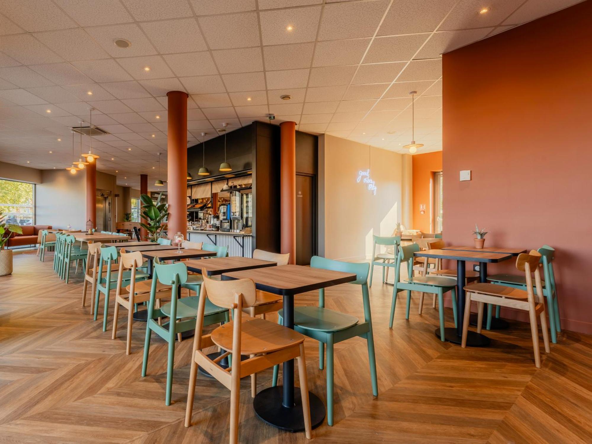 Hotel ibis Maubeuge Exterior foto